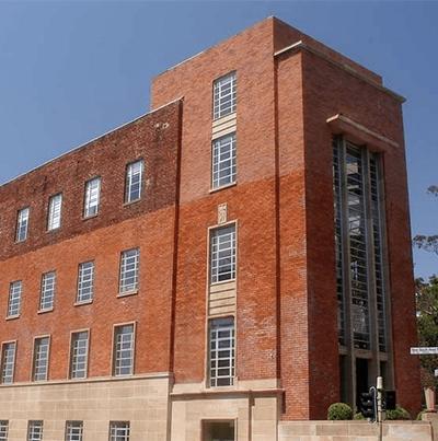 Photo taken Pre-2004 – this image shows the mismatched brickwork of the third story of the Edgecliff Post Office building in 2004.*